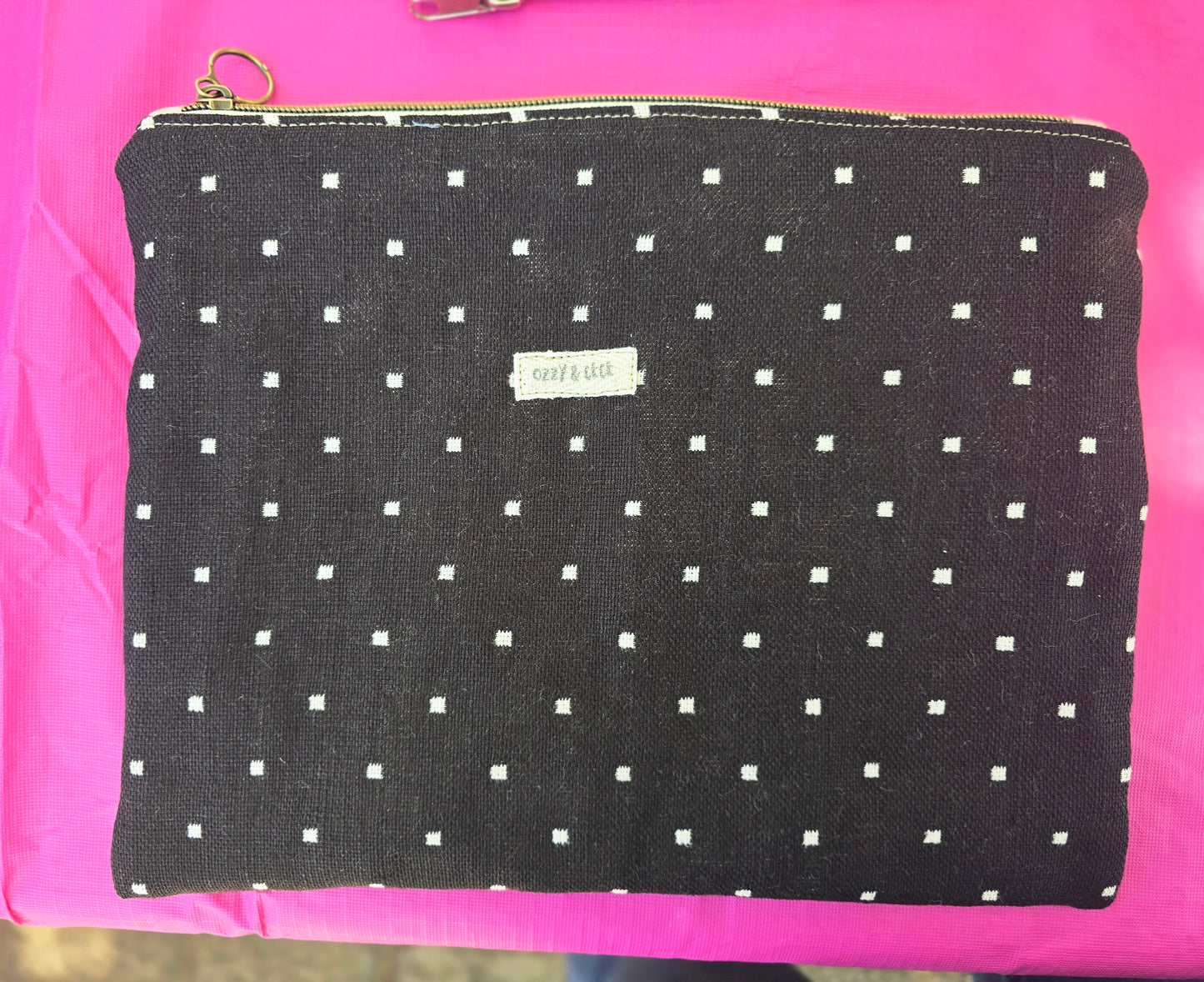 Large Everyday Flat Zipper Pouches - Black/Beige